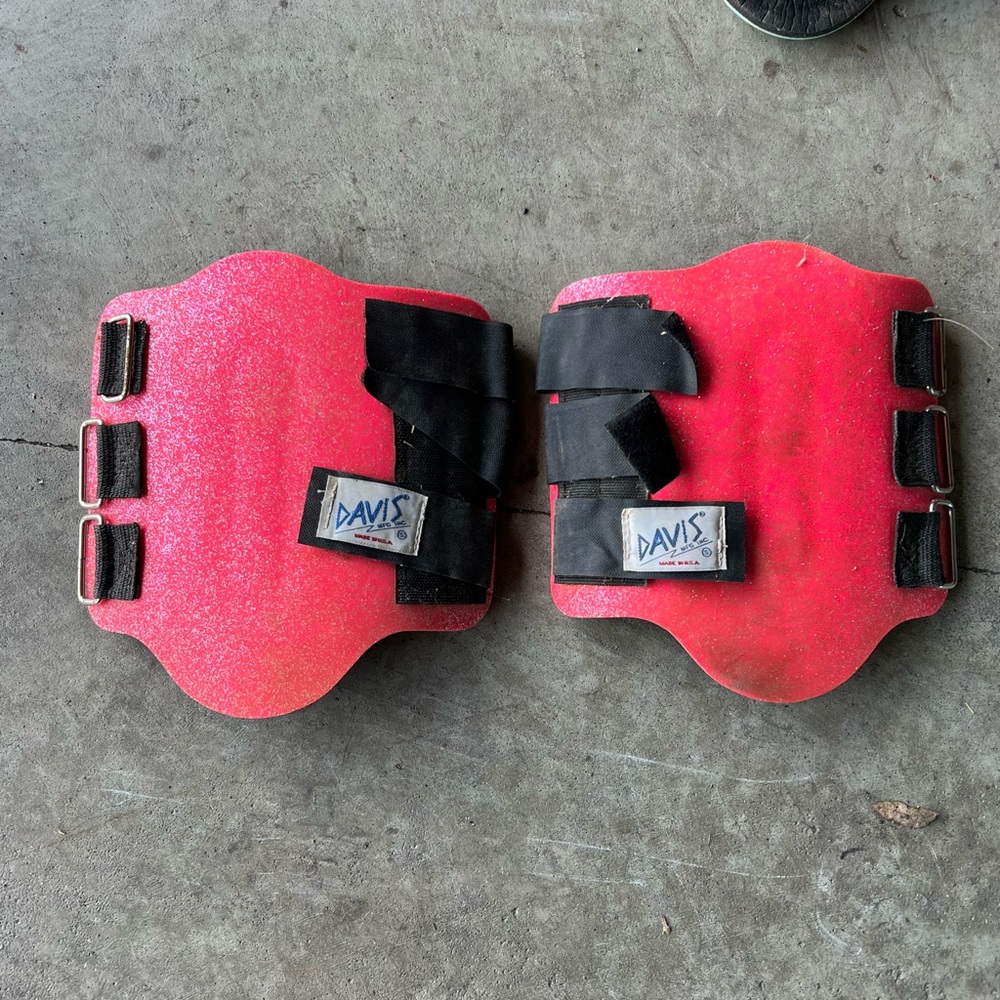 Pink glitter small Davis splint boots